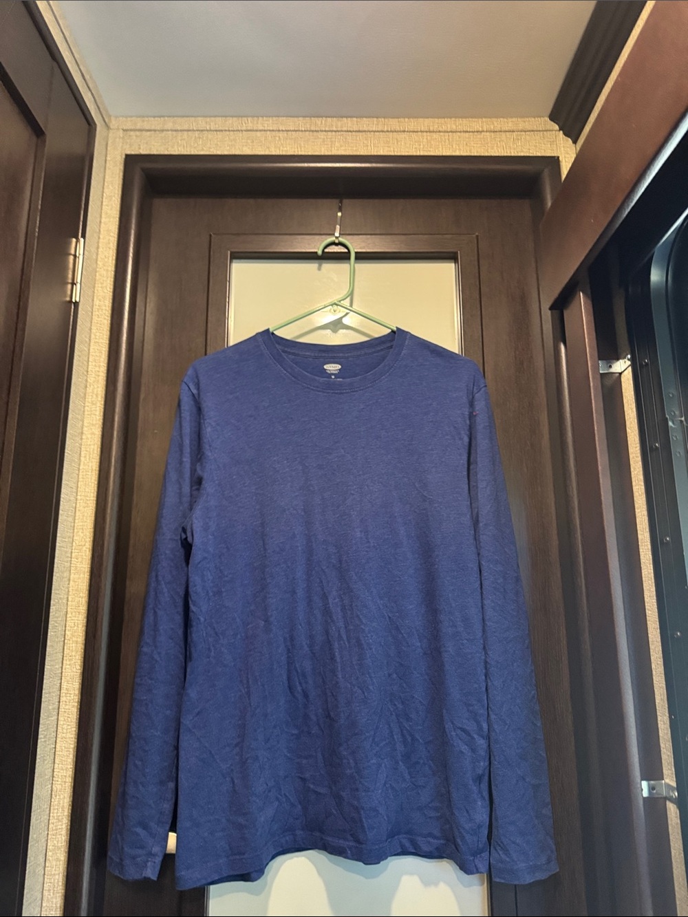 Old Navy Men’s Blue Long Sleeve Crewneck T-Shirt Size M